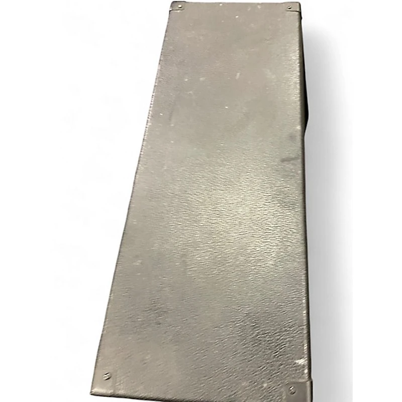 Used Peavey Windsor 4x12 Slant Guitar Cabinet