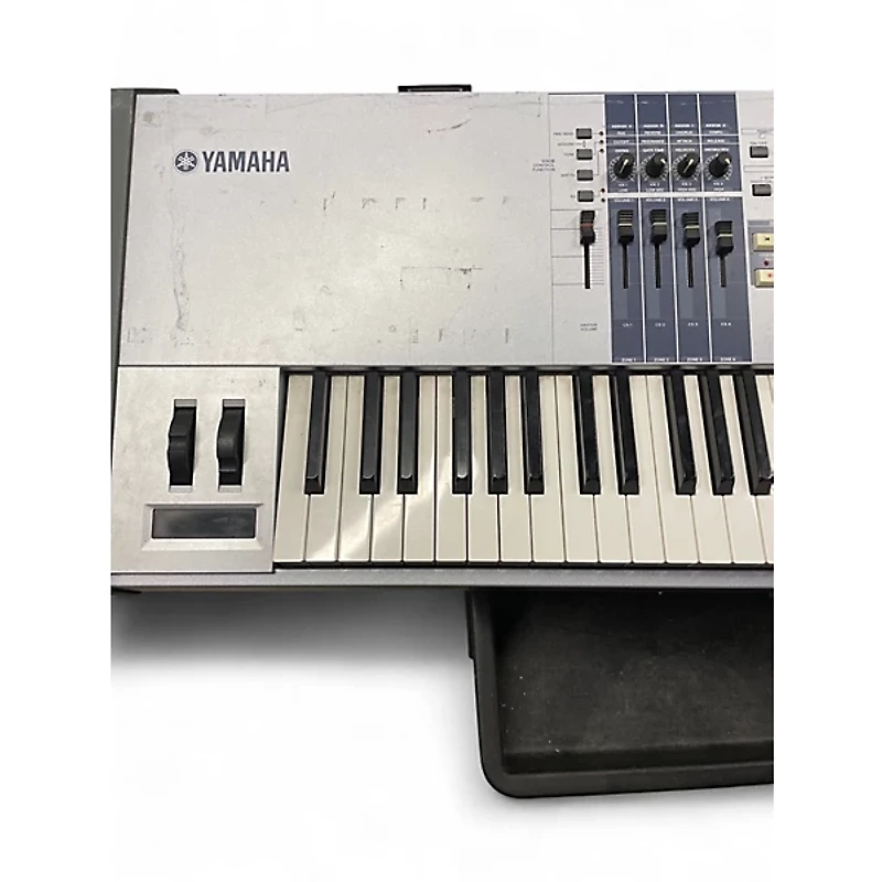 Used Yamaha Motif ES8 88 Key Keyboard Workstation