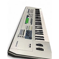 Used Yamaha MO6 61 Key Keyboard Workstation