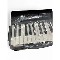 Used Native Instruments Komplete Kontrol A25 MIDI Controller