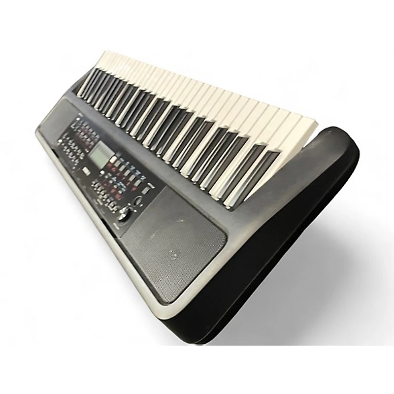 Used Yamaha PSR-E383 Digital Piano