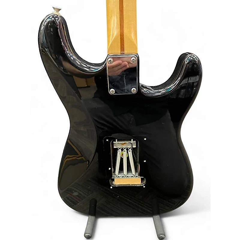 Used 1998 Fender Stratocaster Black Electric Guitar