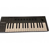 Used Native Instruments KOMPLETE KONTROL M32