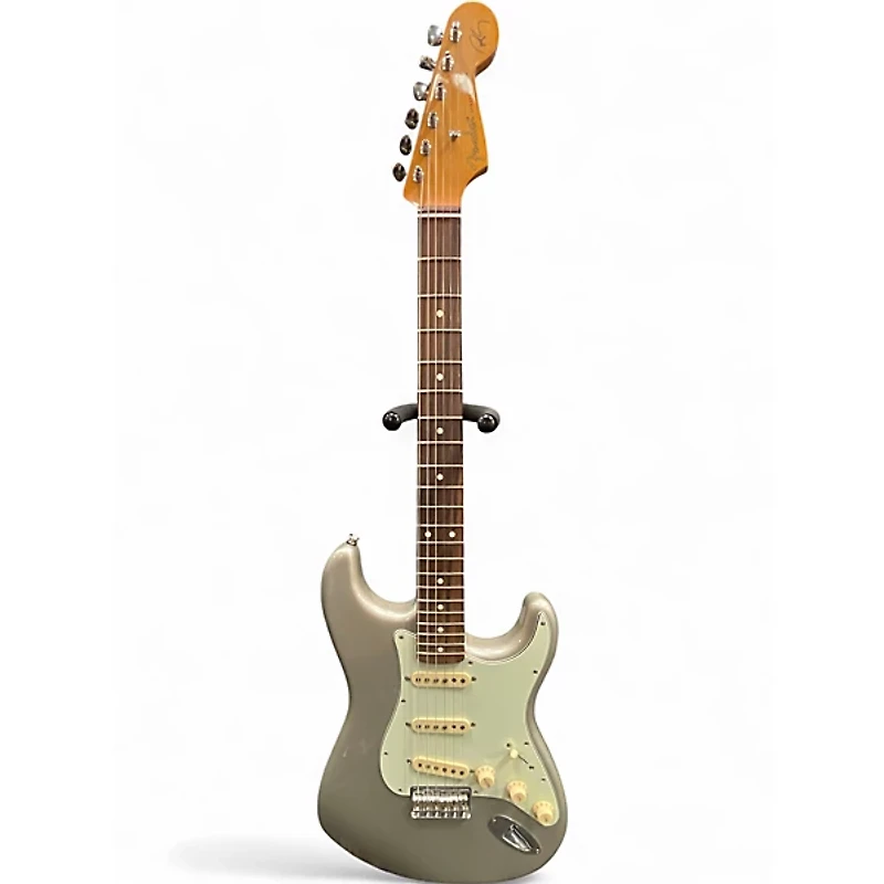 Used Fender Artist Series Robert Cray Stratocaster Inca Silver Solid Body Electric Guitar