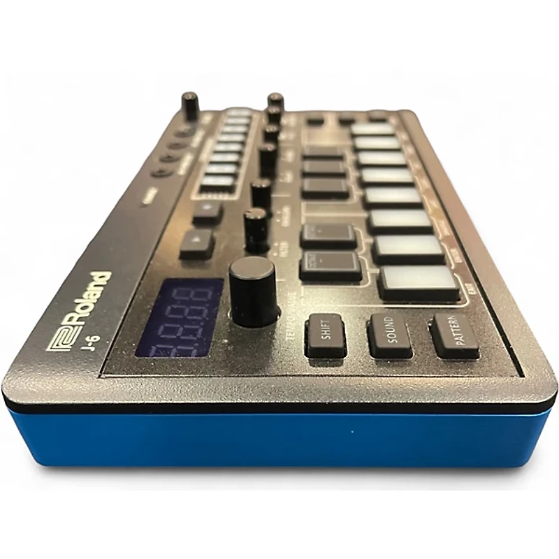 Used Roland AIRA J-6 Chord Synthesizer Synthesizer
