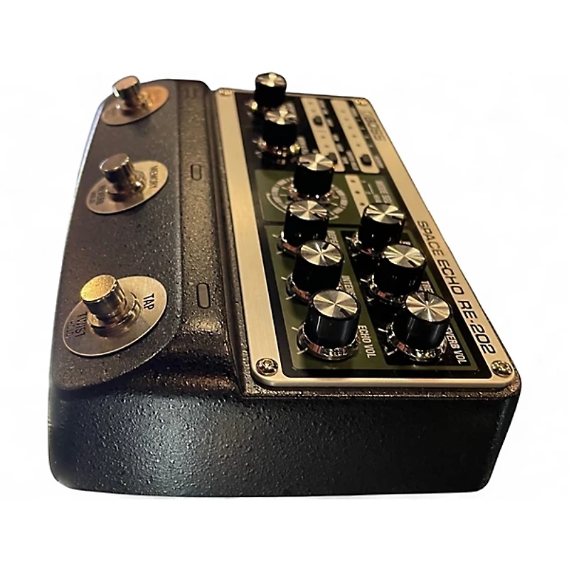 Used BOSS RE-202 Space Echo Effect Pedal