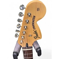 Used Fender Deluxe Stratocaster HSS white Solid Body Electric Guitar