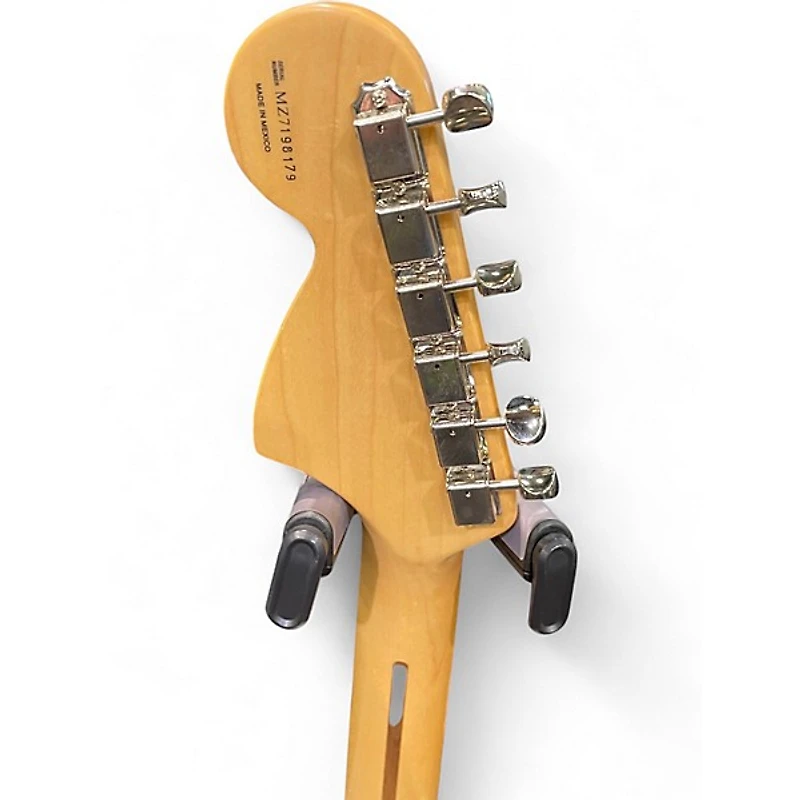 Used Fender Deluxe Stratocaster HSS white Solid Body Electric Guitar