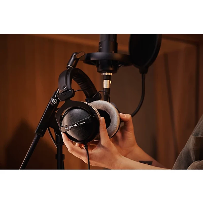 beyerdynamic DT 770 PRO Studio Closed-Back Headphones - 250 ohms