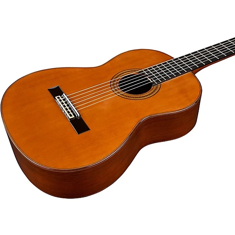 Yamaha GC82 Handcrafted Classical Guitar Cedar