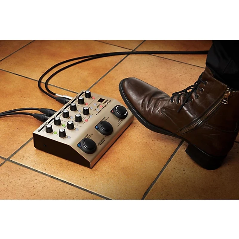 BOSS VE-8 Acoustic Singer Multi-Effects Pedal