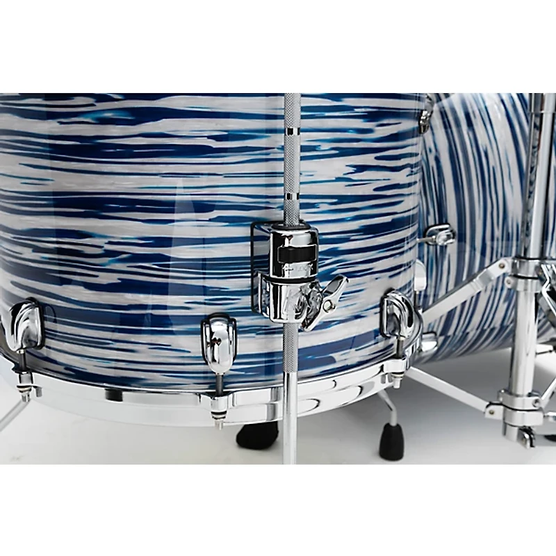 TAMA Starclassic Maple 4-Piece Shell Pack With Chrome Hardware and 22" Bass Drum Blue & White Oyster