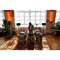 Native Instruments MASCHINE+ Standalone Groovebox and Sampler