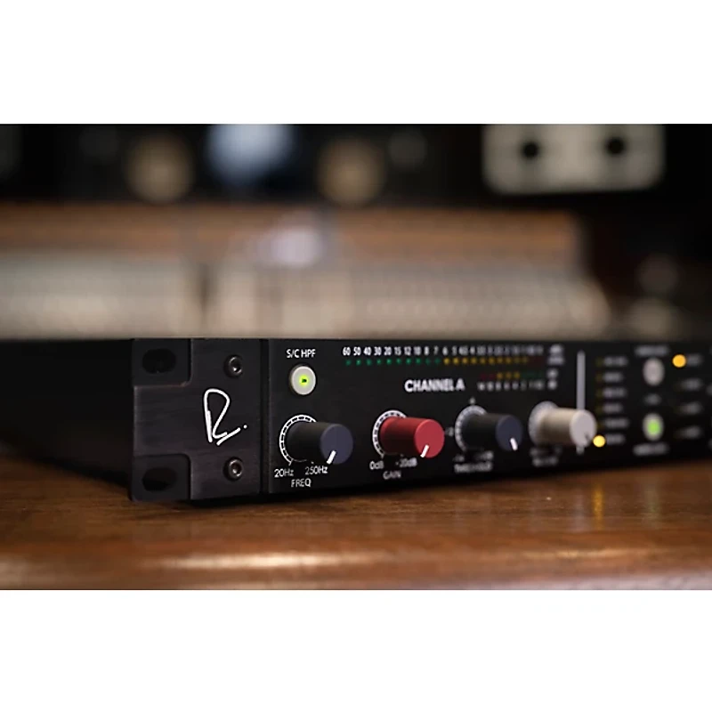 Rupert Neve Designs Master Buss Converter