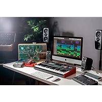 IK Multimedia UNO Synth Pro