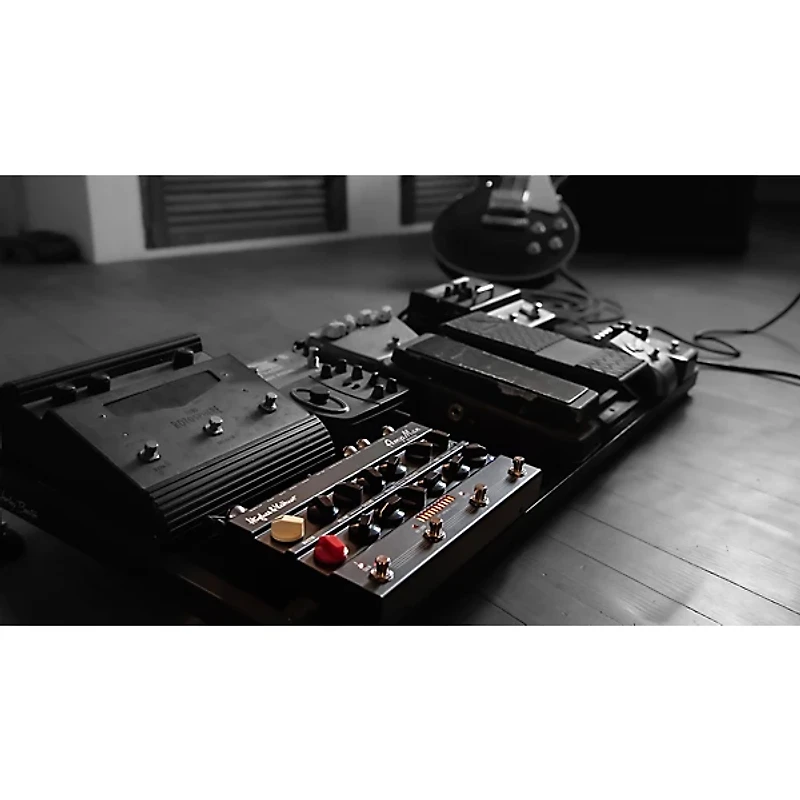 Hughes & Kettner AmpMan Classic 50-Watt Guitar Amplifier Pedal Black