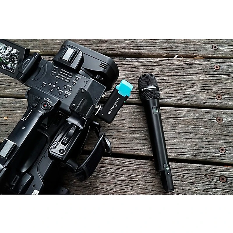 Sennheiser AVX ME2/835 Wireless Digital System With ME 2 Omnidirectional Lavalier and 835 Microphone