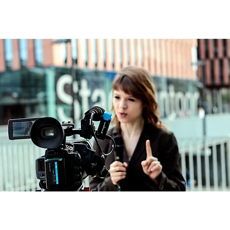 Sennheiser AVX ME2/835 Wireless Digital System With ME 2 Omnidirectional Lavalier and 835 Microphone