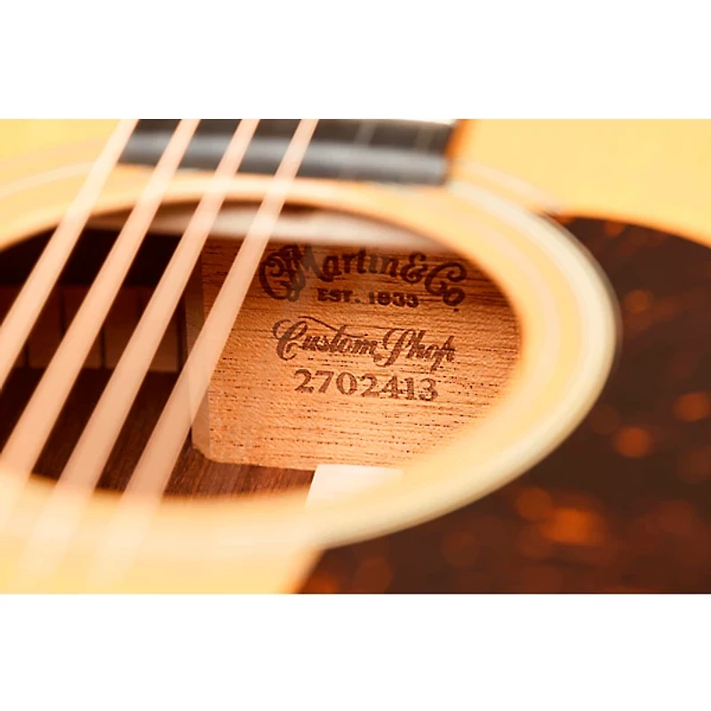 Martin Custom Shop 28 Style Dreadnought Premium Madagascar-Bearclaw Spruce Top Acoustic Guitar Natural