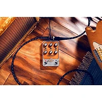 Universal Audio UAFX Woodrow '55 Instrument Amplifier Effects Pedal - Copper