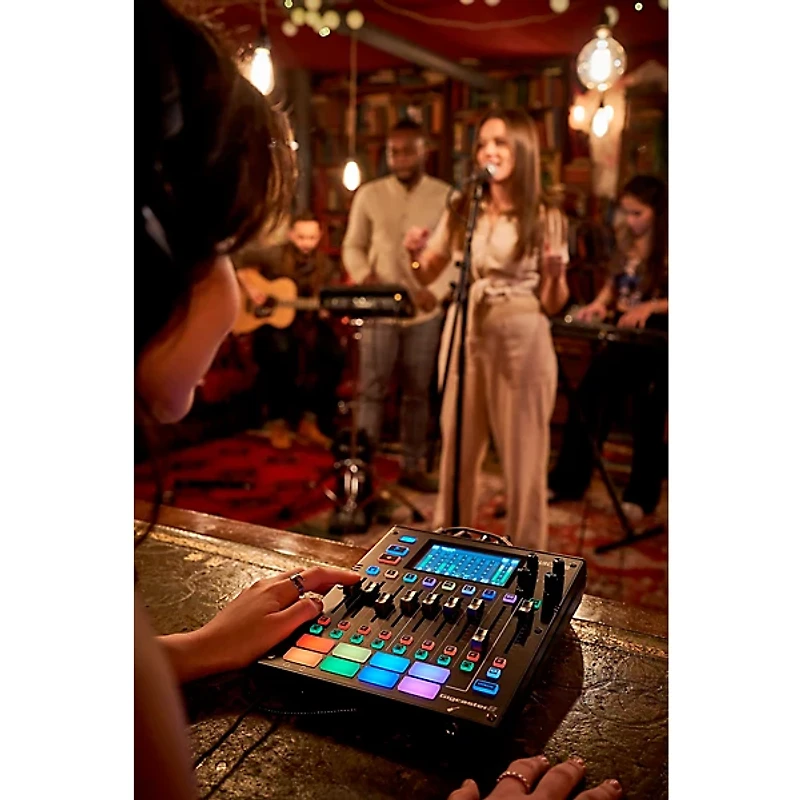 BOSS Gigcaster 8 Streaming Mixer