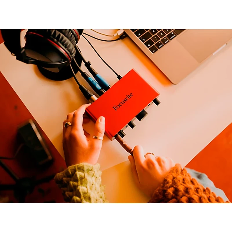 Focusrite Scarlett Solo Studio 4th Gen Pack