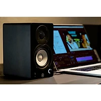 Yamaha HS3 3.5" Powered Studio Monitors (Pair), Black