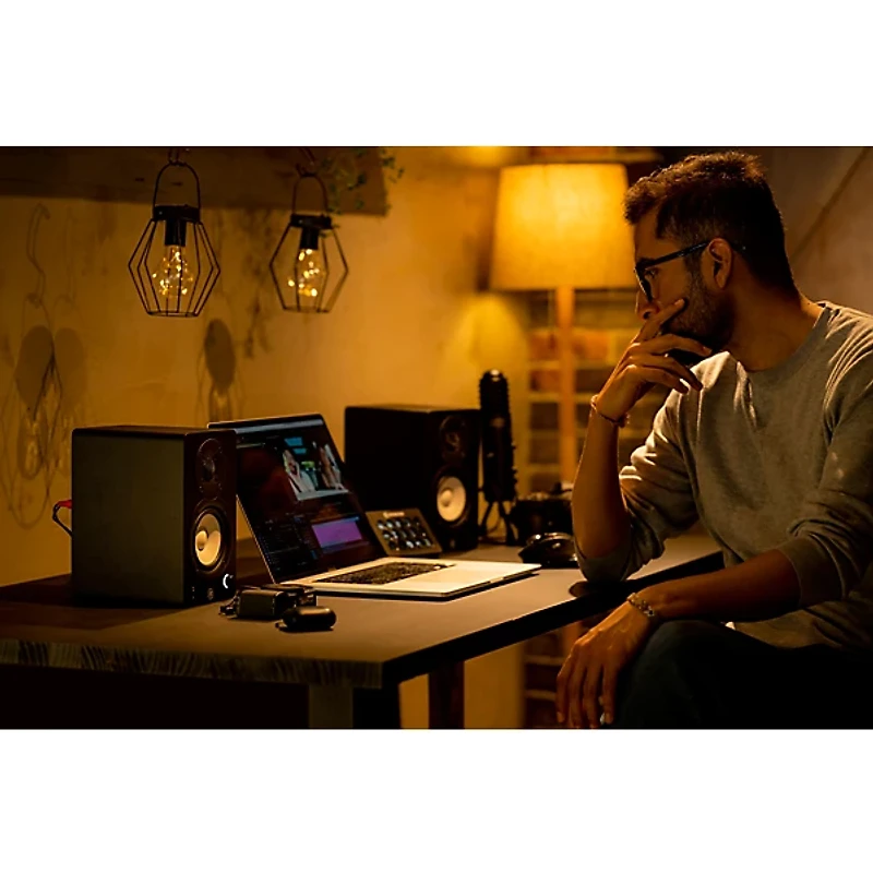 Yamaha HS3 3.5" Powered Studio Monitors (Pair), Black