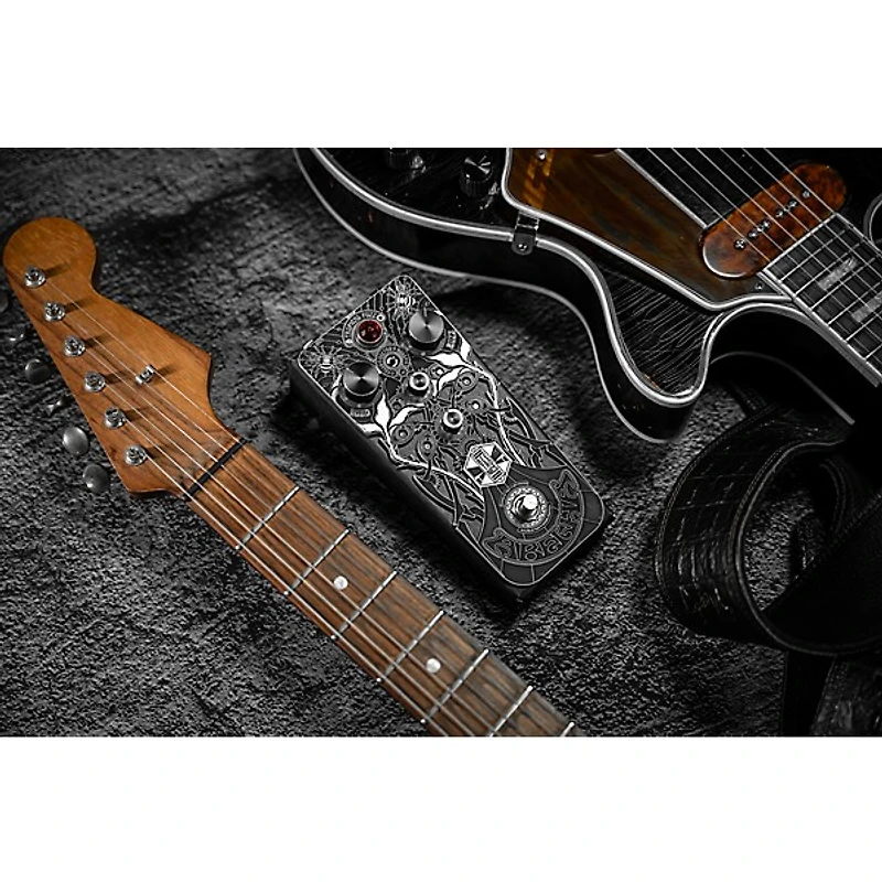 Beetronics FX Abelha Tropical Fuzz Effects Pedal Black Anodized