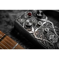 Beetronics FX Abelha Tropical Fuzz Effects Pedal Black Anodized