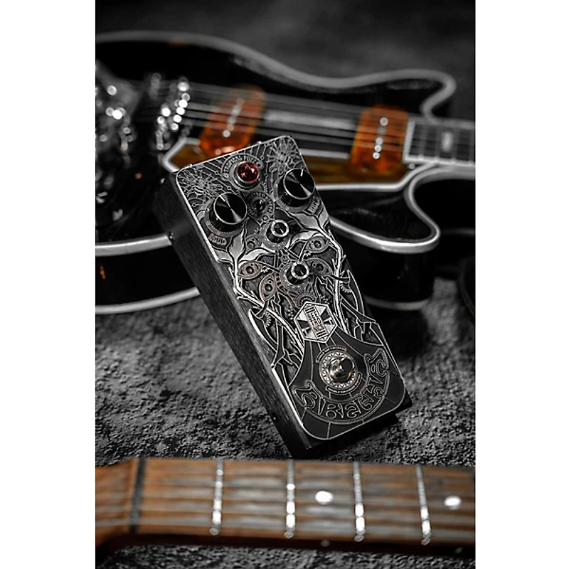 Beetronics FX Abelha Tropical Fuzz Effects Pedal Black Anodized