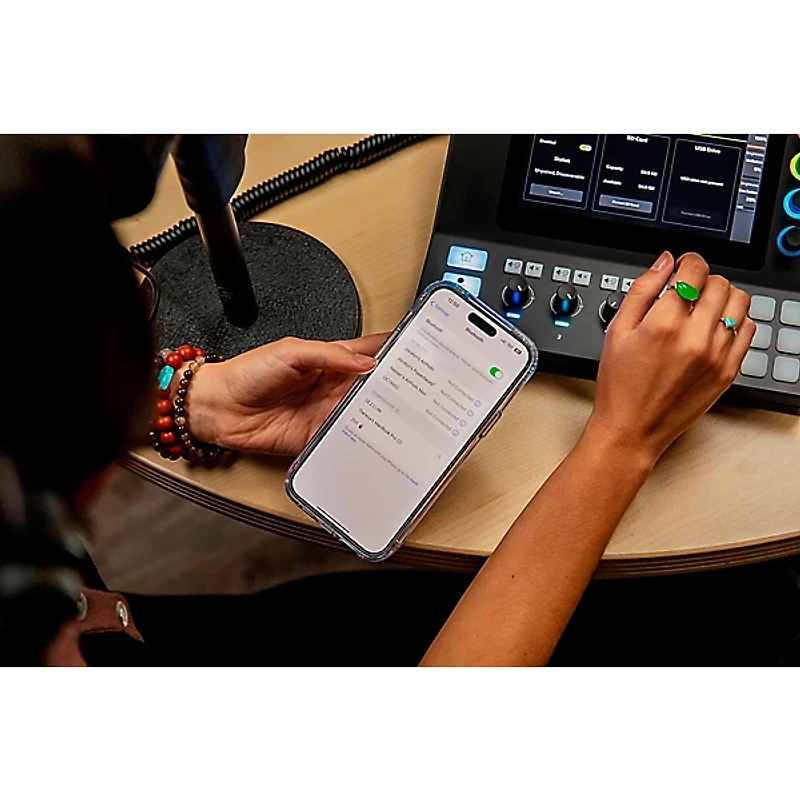 Mackie DLZ Creator XS Compact Adaptive Digital Mixer for Podcasting and Streaming