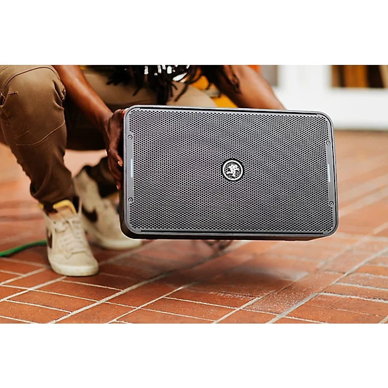 Mackie ShowBox Battery-Powered All-In-One Performance Rig With Breakaway Mix Control Black