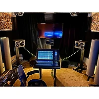 Neumann KH 810 10" Powered Studio Subwoofer (Each)