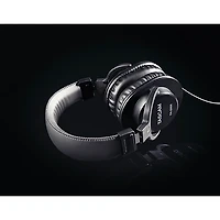 Focusrite Scarlett Solo USB Audio Interface Gen 3 With TASCAM TH-200X Studio Headphones Bundle