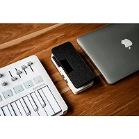 Hotone Effects Tuner Press Tuner/Volume/Expression Pedal - White & Black