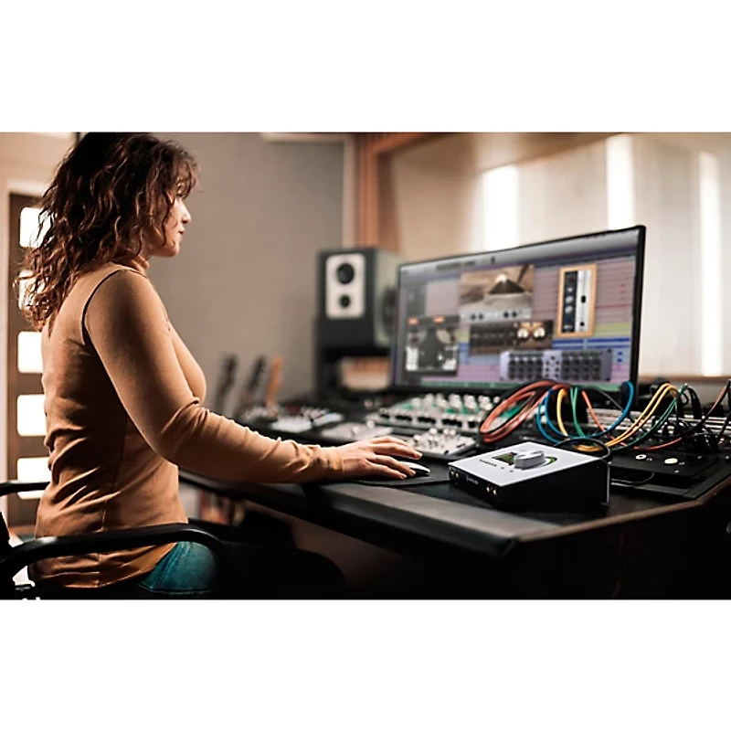 Universal Audio Apollo x4 Gen 2 12x18 Thunderbolt 3 Audio Interface