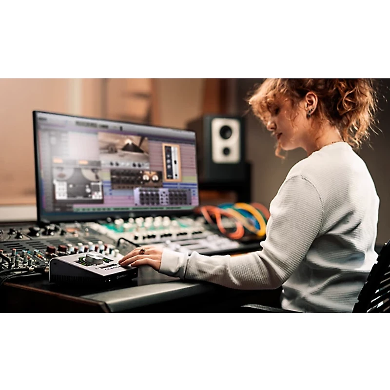 Universal Audio Apollo Twin X DUO Gen 2 10x6 Thunderbolt 3 Audio Interface