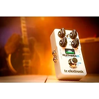 TC Electronic PLETHORA X1 TonePrint Loader and TC Guitar Effects Pedal White
