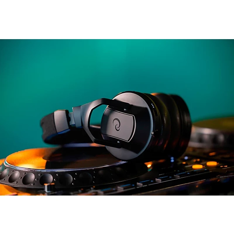 AlphaTheta HDJ-F10 Professional Wireless DJ Headphones With HP-TX01 Transmitter Black