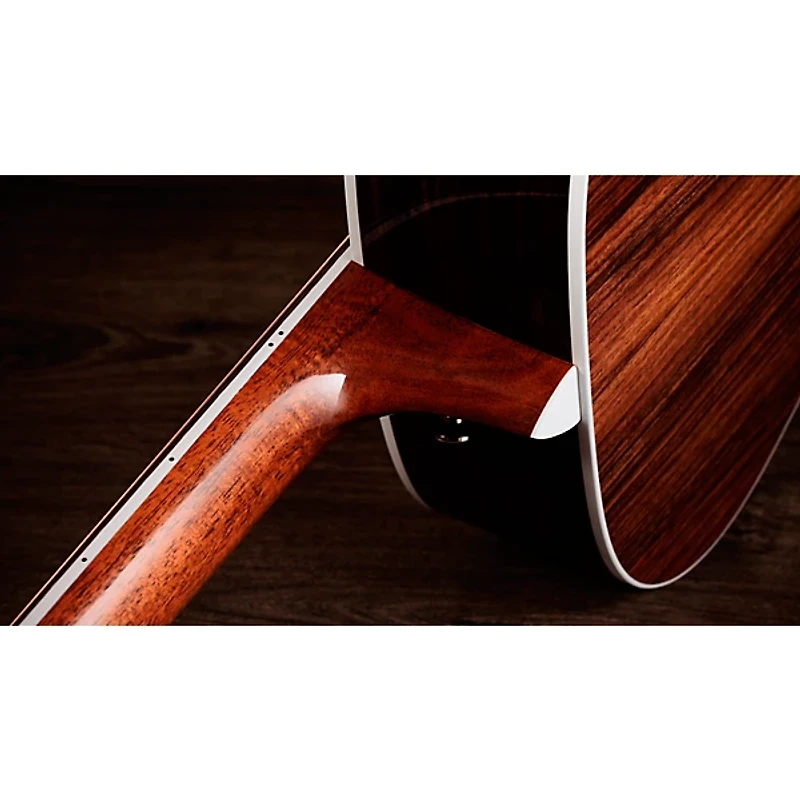 Taylor 815e Legacy Jumbo Acoustic-Electric Guitar Natural