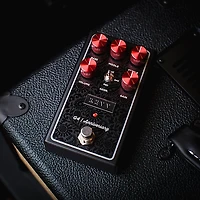 Revv Amplification G4 Anniversary Edition Distortion Effects Pedal Black