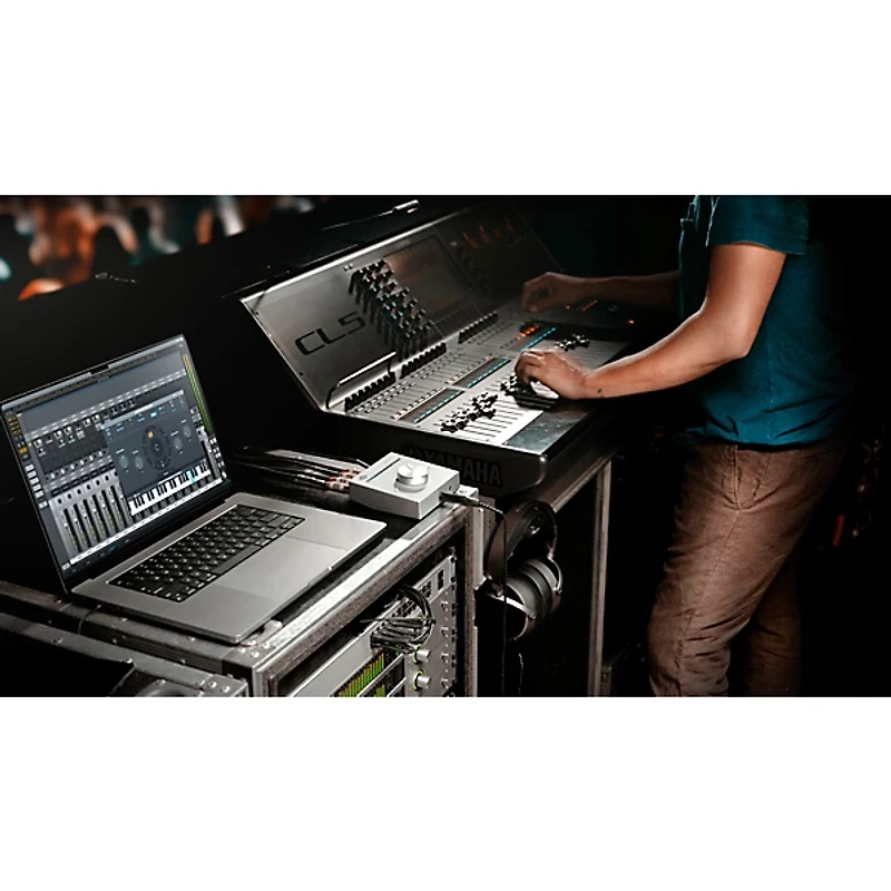 Universal Audio Apollo e2m Stereo Headphone Amplifier and Line Interface (Dante)