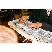 Novation Launchkey 49 MK4 Keyboard Controller White