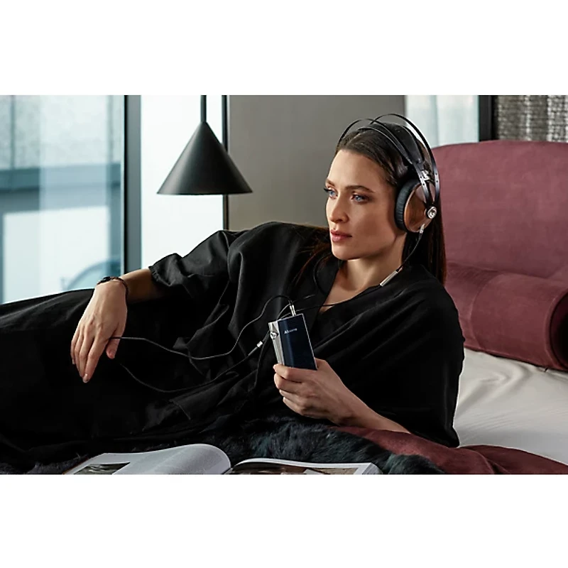 Meze Audio 99 Classics Walnut Silver Closed-Back Headphones