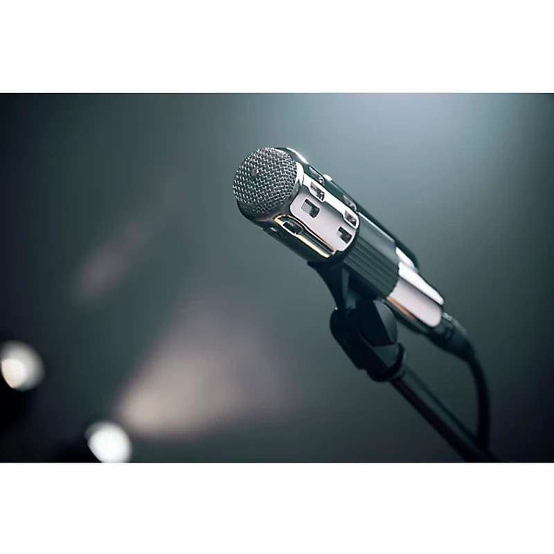 Warm Audio Retro 64 Dynamic Vocal and Instrument Microphone - Chrome