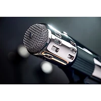 Warm Audio Retro 64 Dynamic Vocal and Instrument Microphone - Chrome