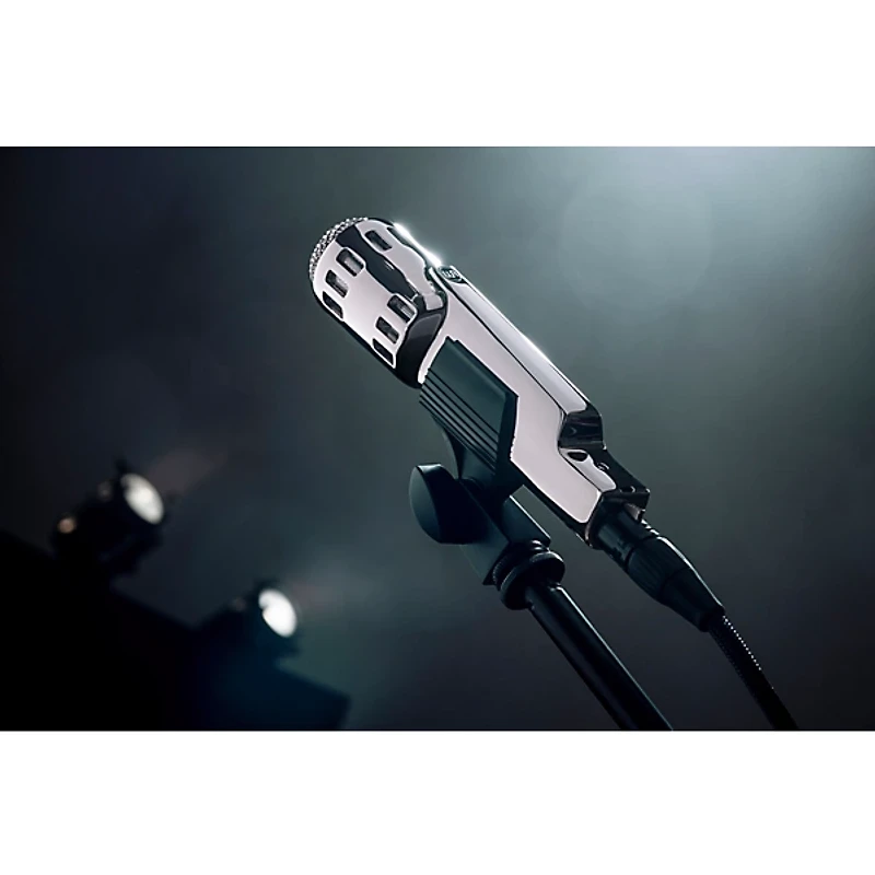Warm Audio Retro 64 Dynamic Vocal and Instrument Microphone - Chrome