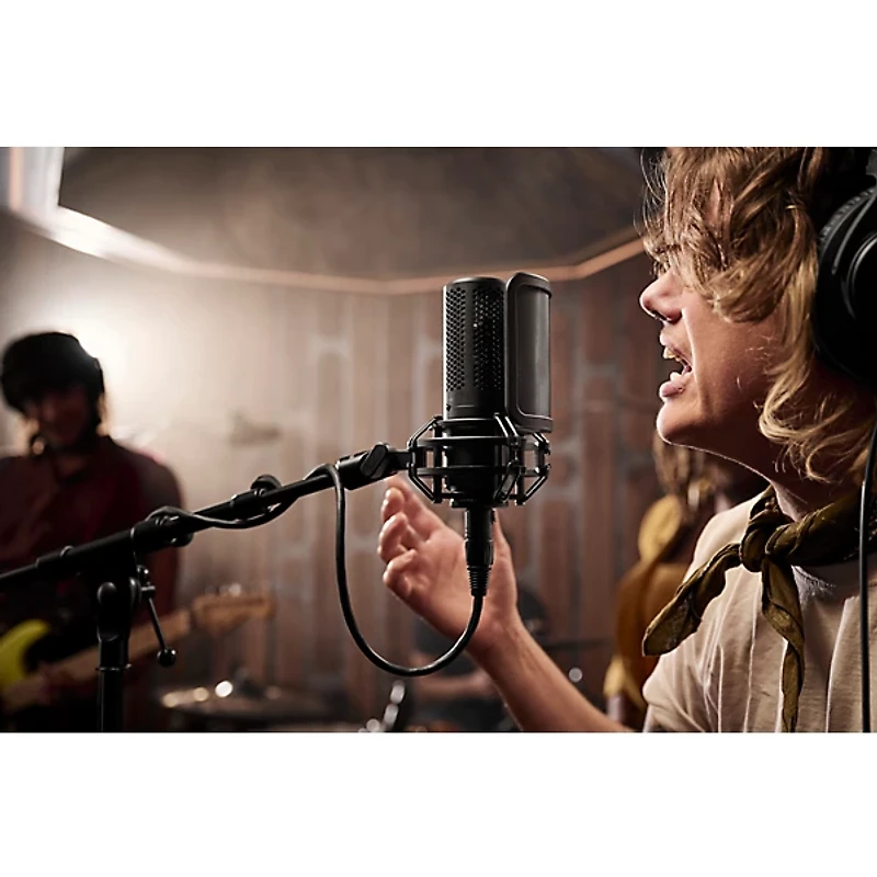 Shure KSM32C/SM Large-Diaphragm Cardioid Condenser Microphone