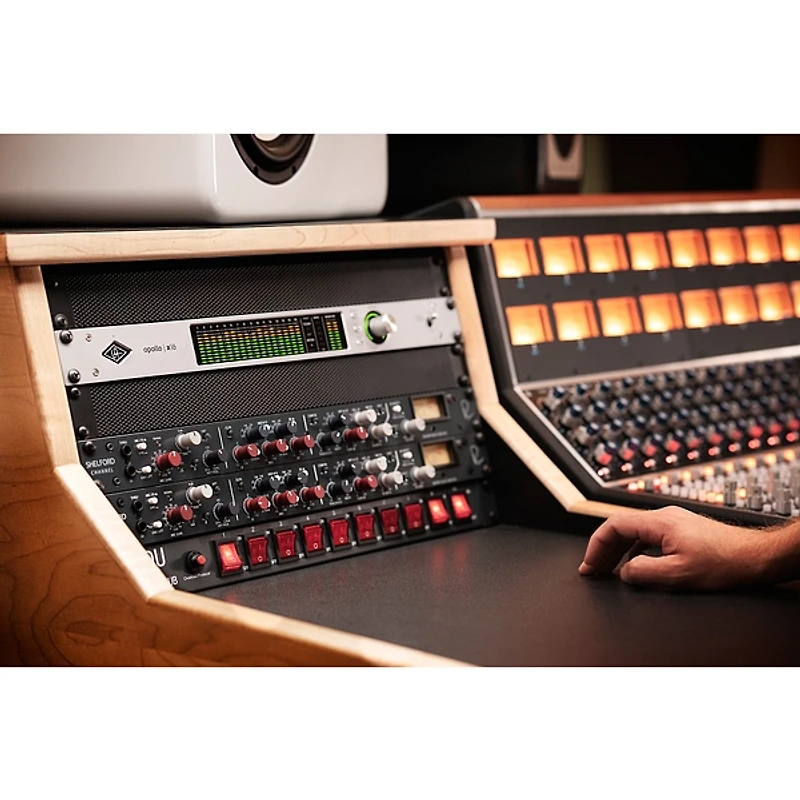 Universal Audio Apollo x16 Gen 2 Audio Interface With UAD Complete